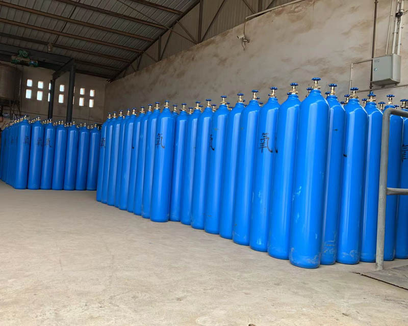 乙炔氣瓶必須放在通風良好，無直射陽光的室外